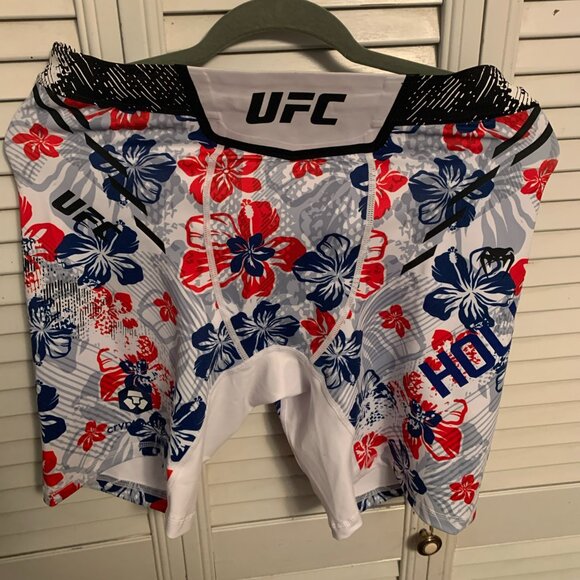 Max Holloway UFC Custom Fight Shorts - Picture 1 of 3